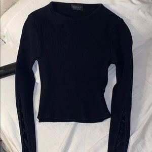 Black long sleeve crop